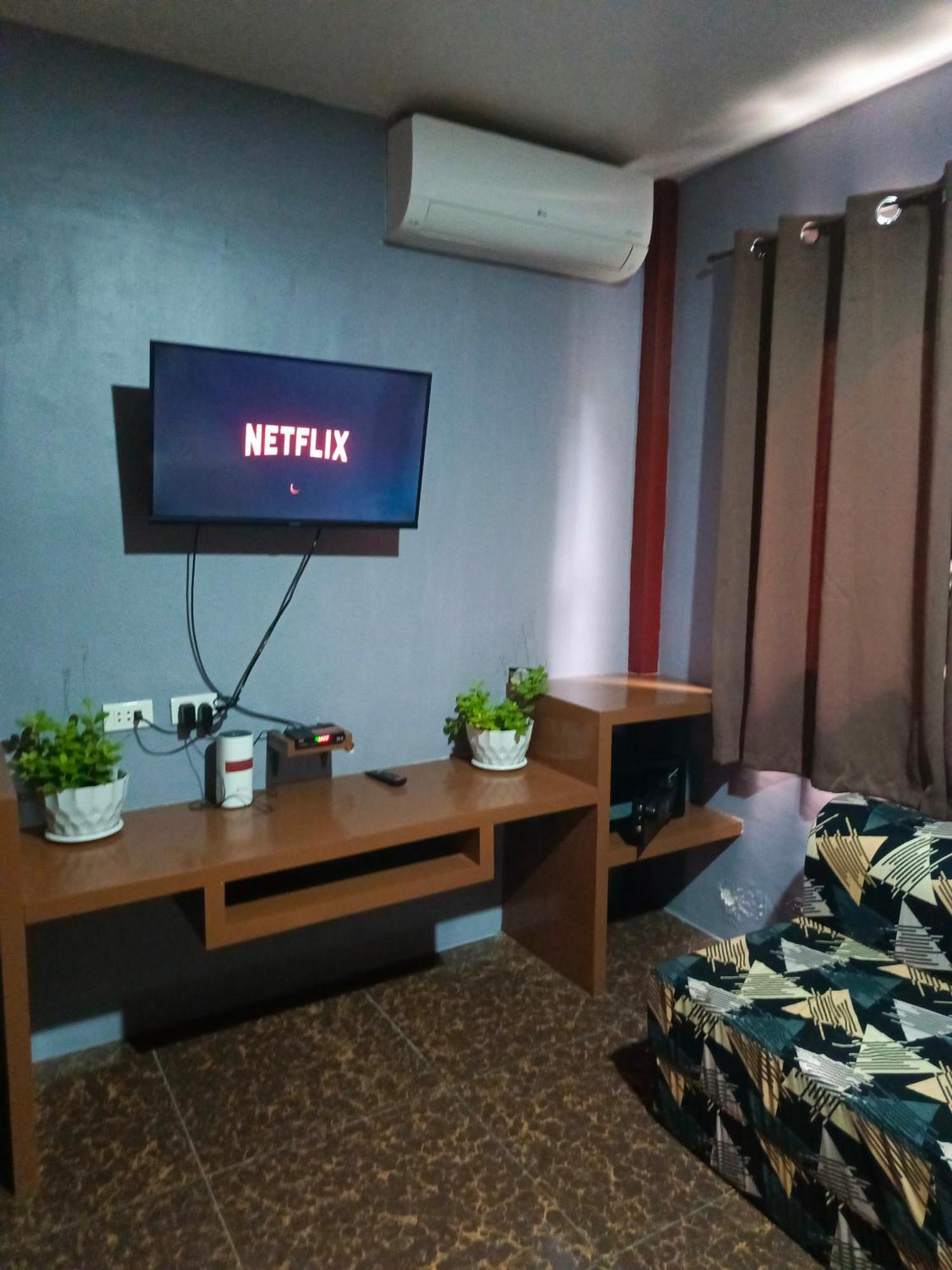 Peace Lily Studio Apartments Панглао Стая снимка