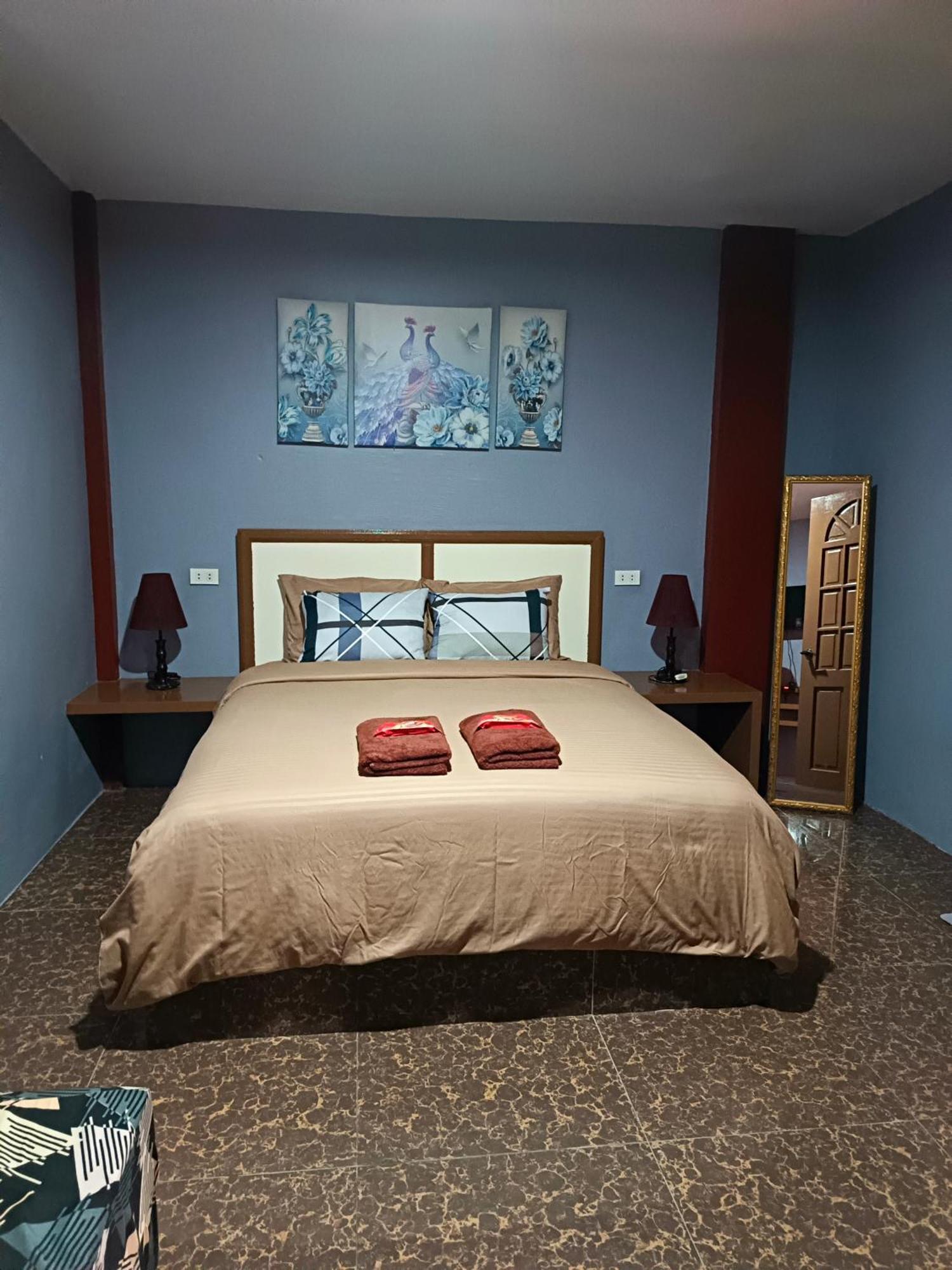 Peace Lily Studio Apartments Панглао Стая снимка